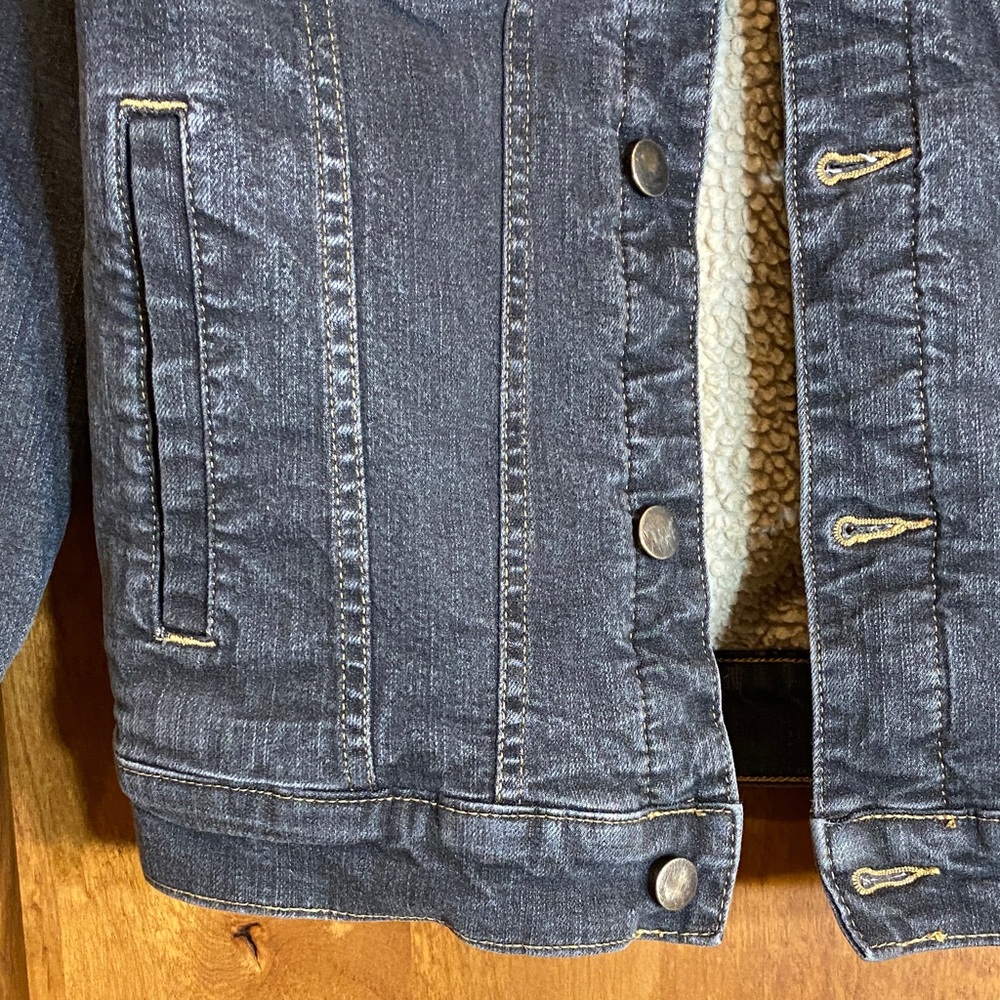 Wonder Nation Dark Charcoal Denim Jacket with Cream Sherpa Lining, L 10-12 - Picture 4 of 10
